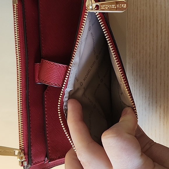 Red Michael Kors Saffiano Leather Wallet with Detachable Clutch Strap - Picture 6 of 8